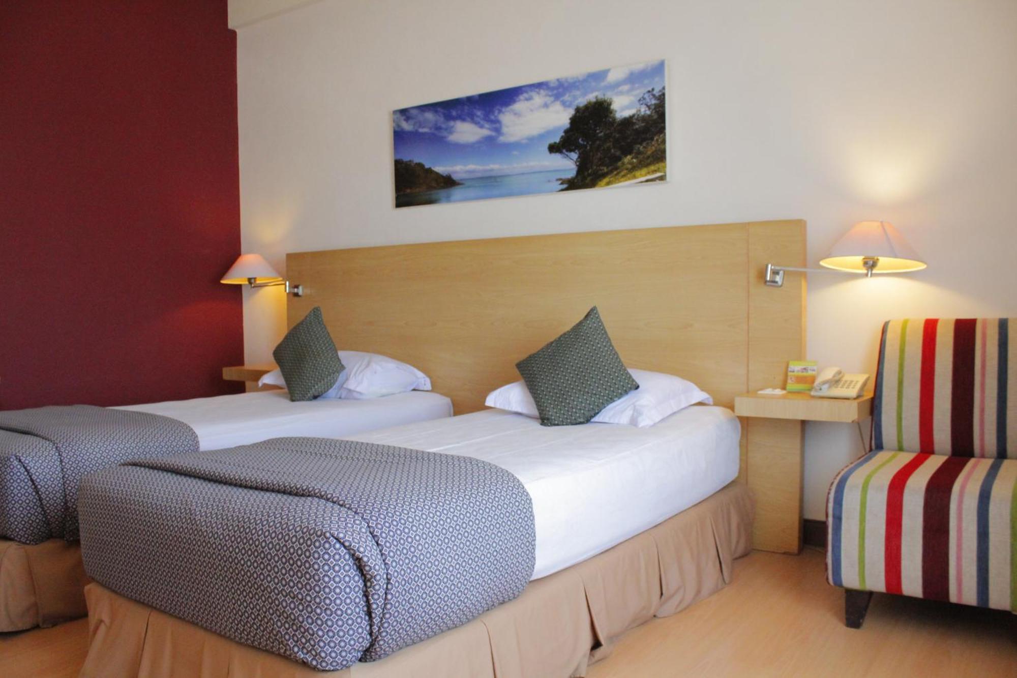 Lux Tychi Hotel Malang Bagian luar foto